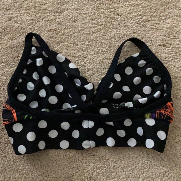 Girls Small Matching Sports Bra + Shorts - Picture 3 of 4